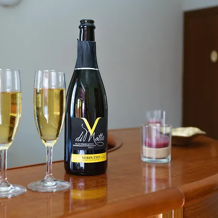 Szálloda Rooster 2*