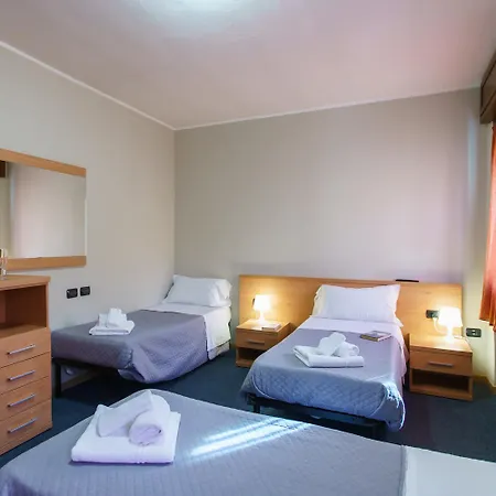 Rooster Ξενοδοχείο 2*