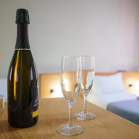 Rooster Ξενοδοχείο