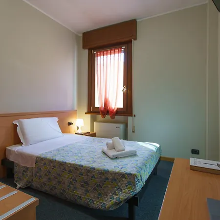 Ξενοδοχείο Rooster