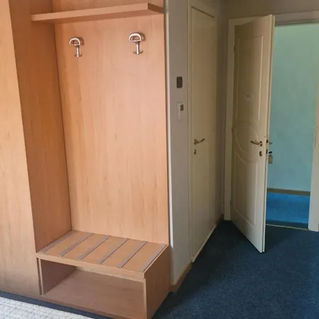 Rooster Otel 2*